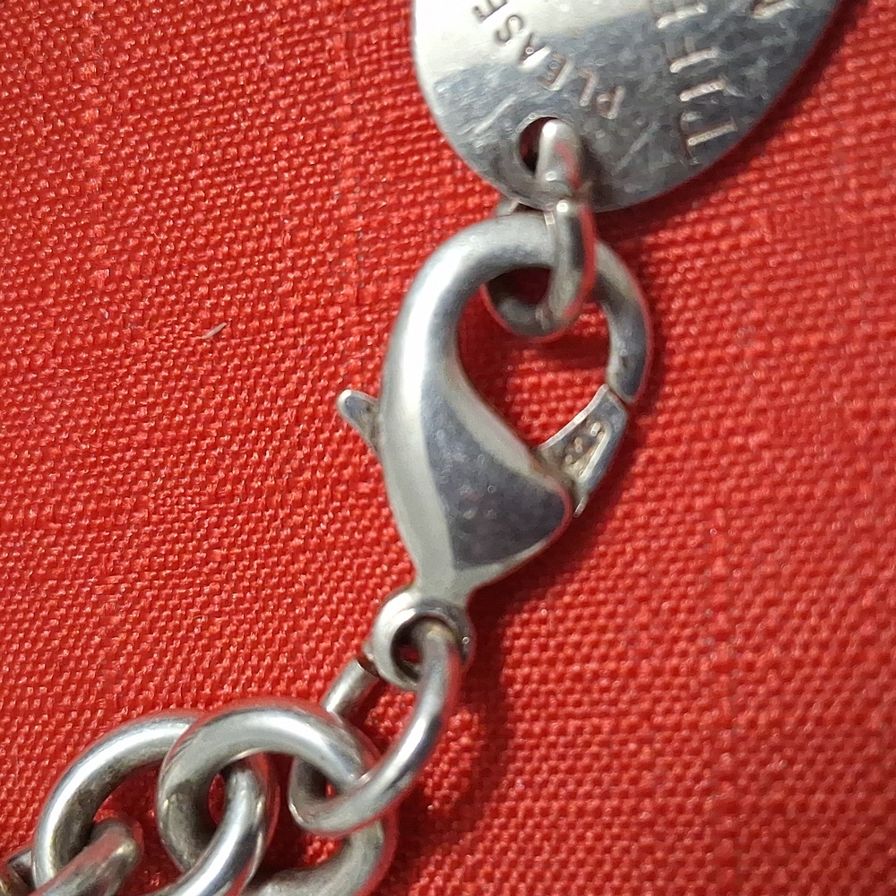 TIFFANY & CO. HEART TOGGLE NECKLACE - Picture 5 of 13